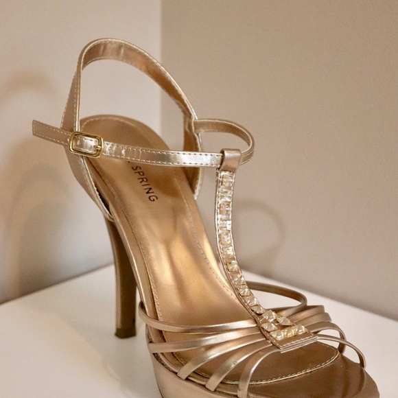 Heels - Picture 3 of 5